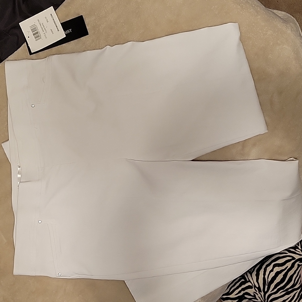89th & Madison Clean  White Crop Pants (Size L) NWT